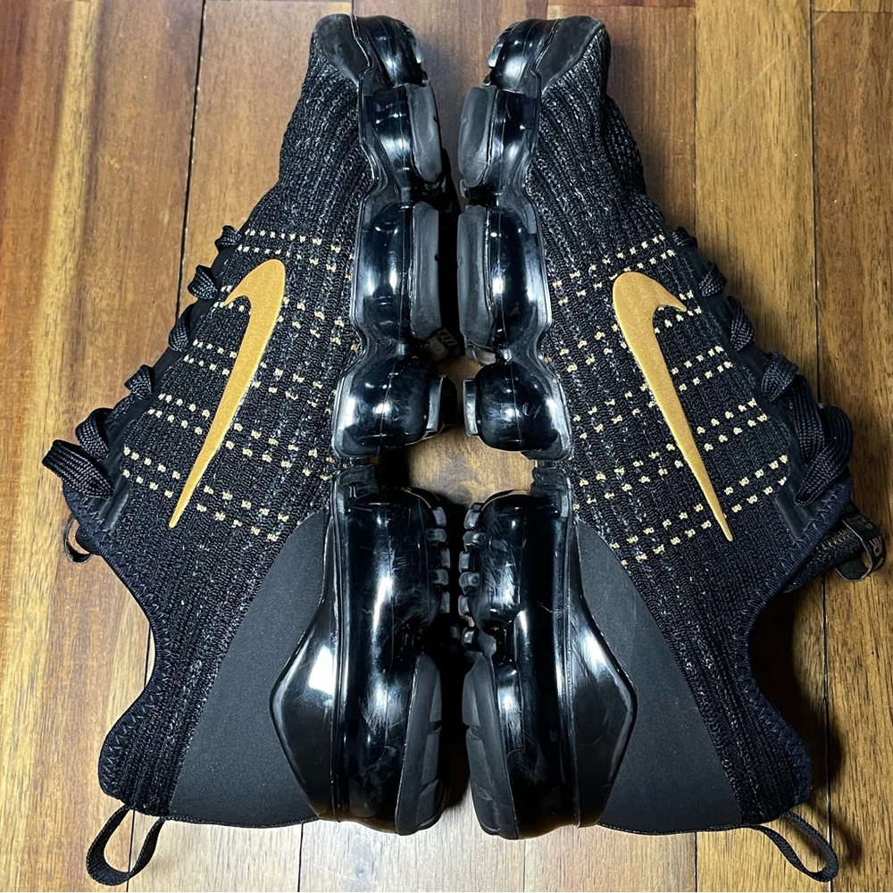 Nike Air VaporMax Flyknit 3 in Black and Gold. - Picture 4 of 10